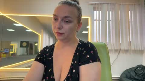 lucky_foryou_baby online show from 07-21-26, 09:00