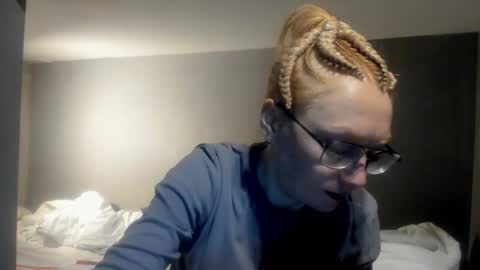 lucky_licky20 online show from 02-19-26, 04:30