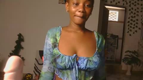 lucky_n_shyshy online show from 11-14-25, 08:46