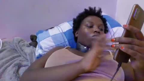 Snapshot of luckyawesome chatting on 02-28-25, 09:55 Crisiah online show from 02-28-25, 09:55