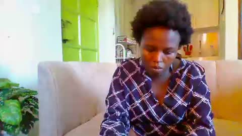 Snapshot of luckyawesome chatting on 10-26-25, 09:15 Crisiah online show from 10-26-25, 09:15