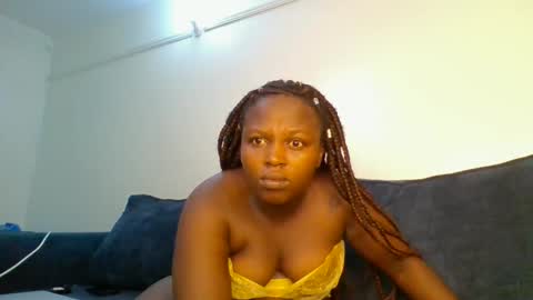 Snapshot of luckyawesome chatting on 04-22-26, 07:00 Crisiah online show from 04-22-26, 07:00