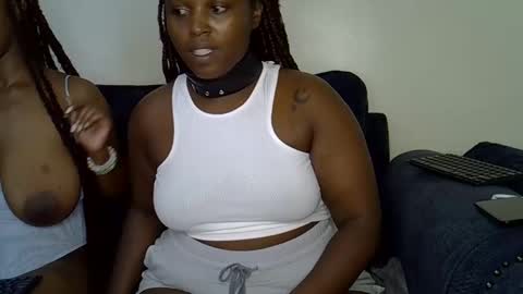 Snapshot of luckyawesome chatting on 04-25-26, 01:41 Crisiah online show from 04-25-26, 01:41