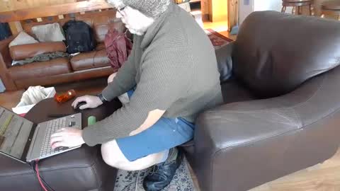 Snapshot of luckyblondecouple chatting on 12-23-24, 03:44 LuckyBlondeCouple online show from 12-23-24, 03:44