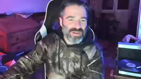 Snapshot of luckydrakex chatting on 03-12-26, 01:34 Lucky online show from 03-12-26, 01:34