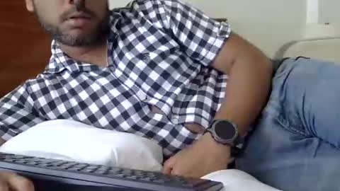 luckyfinalone online show from 11-28-25, 06:10