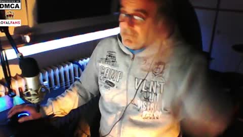        call me  Stefan online show from 01-18-25, 04:53