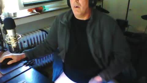        call me  Stefan online show from 08-02-26, 06:34