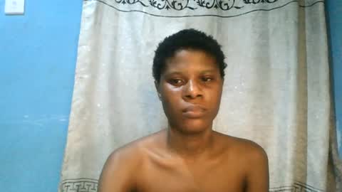 Snapshot of luckymadequeen chatting on 08-01-26, 02:44 Gloria online show from 08-01-26, 02:44