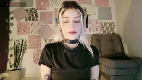 Snapshot of luckysapphire777 chatting on 06-06-26, 01:27 luckysapphire777 online show from 06-06-26, 01:27
