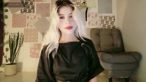 Snapshot of luckysapphire777 chatting on 06-12-26, 12:04 luckysapphire777 online show from 06-12-26, 12:04