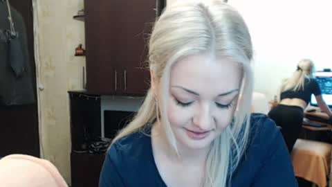 Snapshot of luckyshotgirl chatting on 11-05-25, 12:05 LuckyShot online show from 11-05-25, 12:05