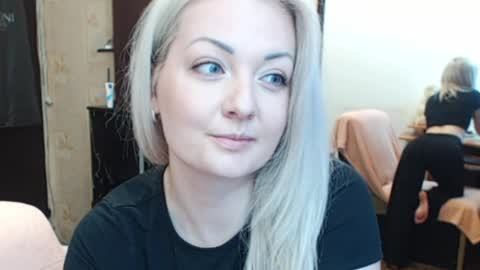 Snapshot of luckyshotgirl chatting on 05-14-26, 01:51 LuckyShot online show from 05-14-26, 01:51