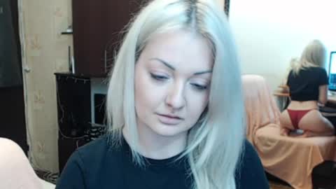 Snapshot of luckyshotgirl chatting on 05-18-26, 01:06 LuckyShot online show from 05-18-26, 01:06