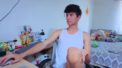 Snapshot of luclawthorne chatting on 12-21-25, 09:33 Lu Independent Model online show from 12-21-25, 09:33