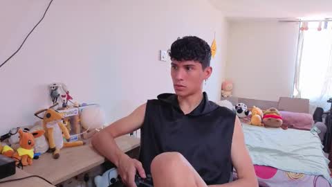 Snapshot of luclawthorne chatting on 02-04-26, 03:18 Lu Independent Model online show from 02-04-26, 03:18