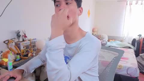 Snapshot of luclawthorne chatting on 02-18-26, 04:03 Lu Independent Model online show from 02-18-26, 04:03