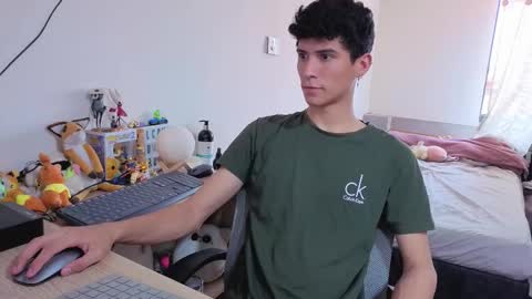 Snapshot of luclawthorne chatting on 02-27-26, 08:31 Lu Independent Model online show from 02-27-26, 08:31