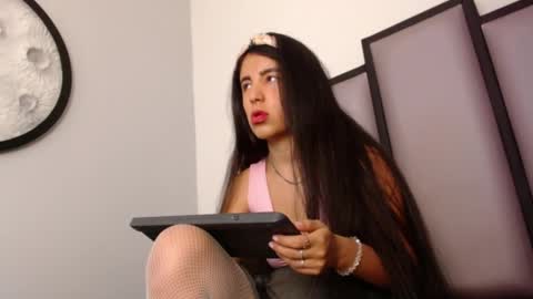 Snapshot of lucy__23 chatting on 11-12-25, 05:08 online show from 11-12-25, 05:08