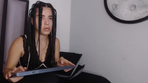 Snapshot of lucy__23 chatting on 12-02-25, 04:18 online show from 12-02-25, 04:18