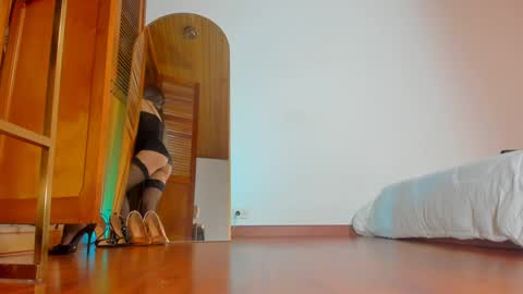 Hello my name is Lucy nice to meet you  thumb up is important for me kisses     online show from 12-03-24, 08:39