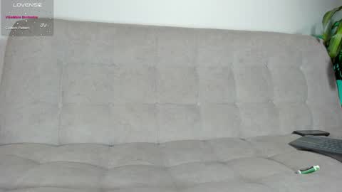 Hello my name is Lucy nice to meet you  thumb up is important for me kisses     online show from 01-28-25, 09:50