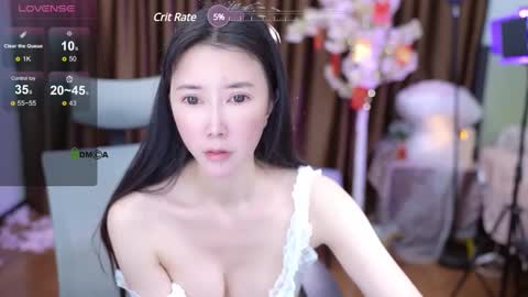 Snapshot of lucy__bb chatting on 02-01-25, 01:23 Lucy online show from 02-01-25, 01:23