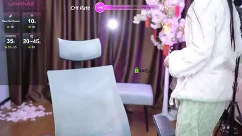 Snapshot of lucy__bb chatting on 02-04-25, 01:34 Lucy online show from 02-04-25, 01:34