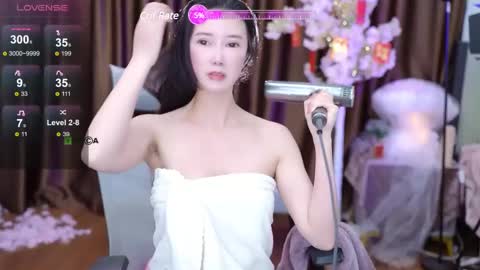 Snapshot of lucy__bb chatting on 02-04-25, 12:22 Lucy online show from 02-04-25, 12:22