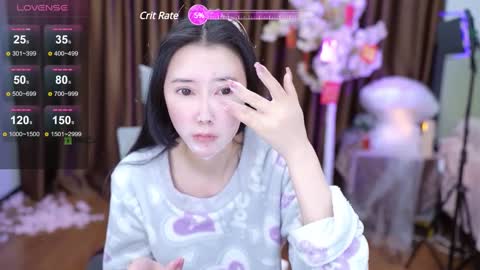 Snapshot of lucy__bb chatting on 02-07-25, 01:15 Lucy online show from 02-07-25, 01:15