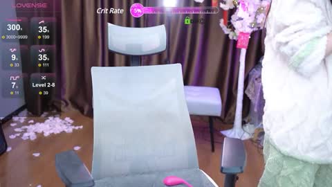 Snapshot of lucy__bb chatting on 02-13-25, 01:50 Lucy online show from 02-13-25, 01:50