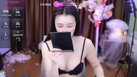 Snapshot of lucy__bb chatting on 02-21-25, 02:17 Lucy online show from 02-21-25, 02:17
