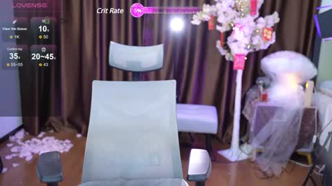 Snapshot of lucy__bb chatting on 02-24-25, 01:46 Lucy online show from 02-24-25, 01:46