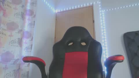 lucy online show from 02-06-25, 01:49