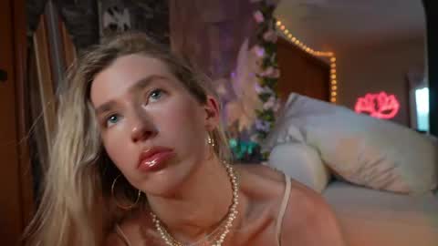 Lucy. online show from 04-13-26, 12:05