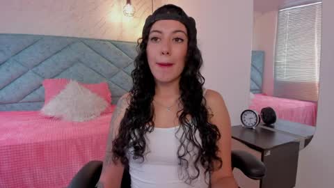 Lucy Greys online show from 04-10-26, 07:18