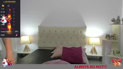 Snapshot of lucy_hot77 chatting on 01-03-25, 09:15 Lucia online show from 01-03-25, 09:15