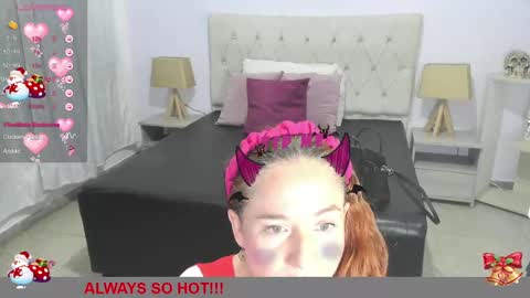 Snapshot of lucy_hot77 chatting on 01-06-25, 01:31 Lucia online show from 01-06-25, 01:31
