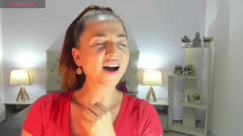 Snapshot of lucy_hot77 chatting on 01-10-25, 09:20 Lucia online show from 01-10-25, 09:20