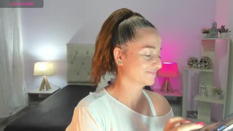 Snapshot of lucy_hot77 chatting on 02-04-25, 09:41 Lucia online show from 02-04-25, 09:41