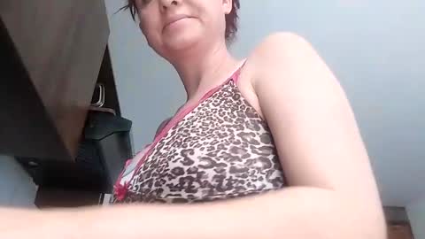 Snapshot of lucy_hot77 chatting on 03-09-25, 04:44 Lucia online show from 03-09-25, 04:44