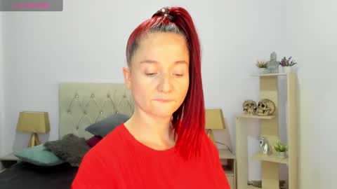 Snapshot of lucy_hot77 chatting on 09-20-25, 09:16 Lucia online show from 09-20-25, 09:16