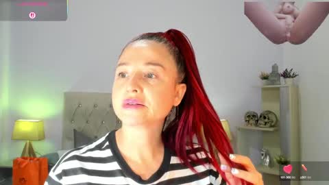 Snapshot of lucy_hot77 chatting on 09-28-25, 05:07 Lucia online show from 09-28-25, 05:07