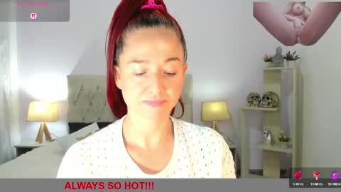 Snapshot of lucy_hot77 chatting on 09-30-25, 09:53 Lucia online show from 09-30-25, 09:53