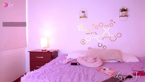 Luciana online show from 10-18-25, 09:37