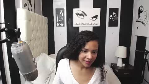 Snapshot of lucy_lorelei chatting on 06-16-26, 01:25 lucy_lorelei online show from 06-16-26, 01:25