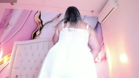 Lucy online show from 04-18-26, 07:07