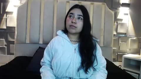 Snapshot of lucy_milleer_ chatting on 07-01-26, 12:07 Lucy online show from 07-01-26, 12:07