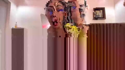 Snapshot of lucy_pearlcumxx chatting on 01-04-25, 07:55 Aliana online show from 01-04-25, 07:55