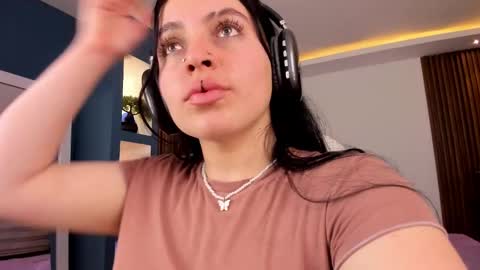 Sofia  online show from 01-18-25, 03:31